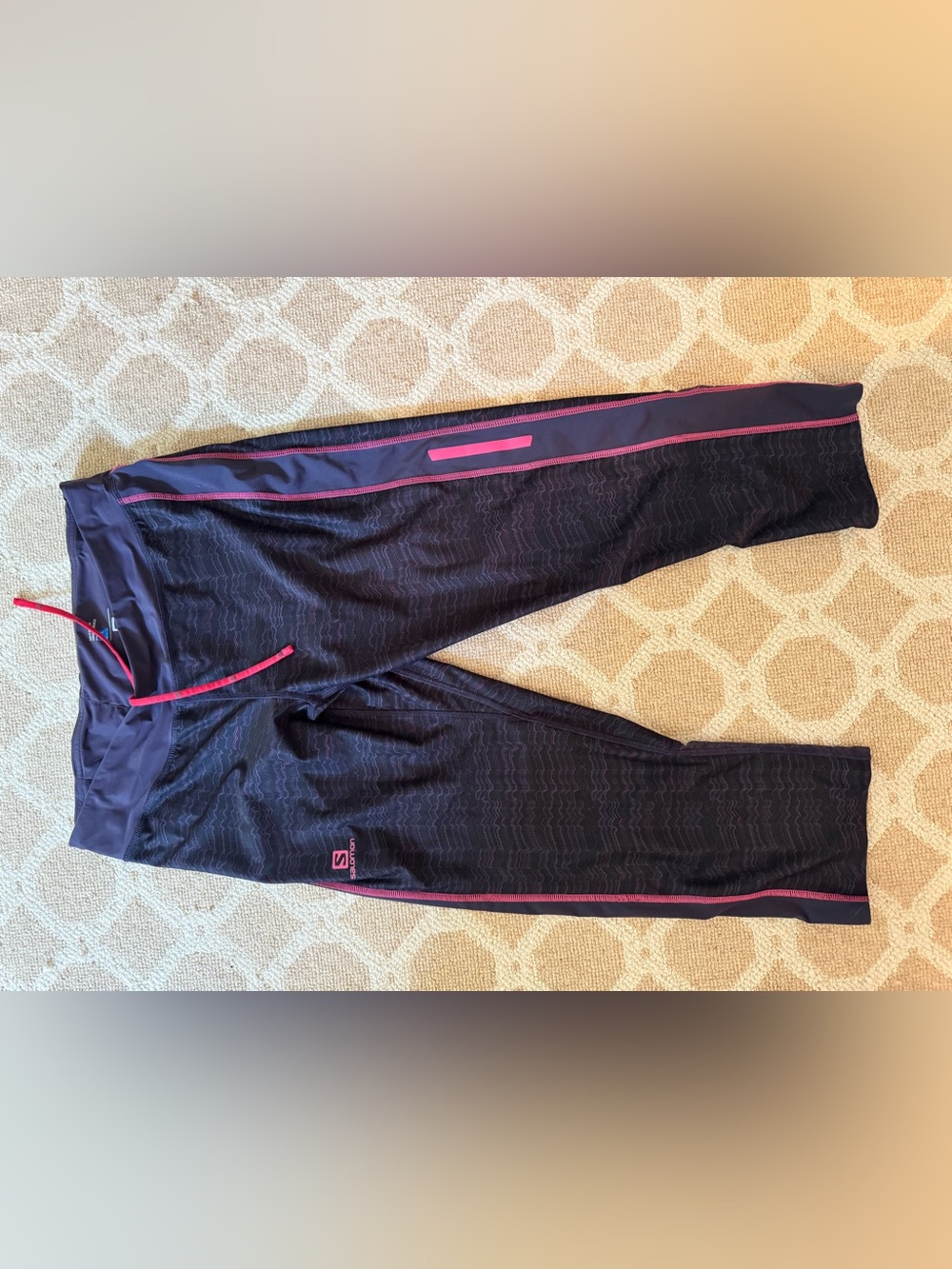 Salomon Advancedskin Cross Running Trail 3/4 pants featuring a dark wave pattern